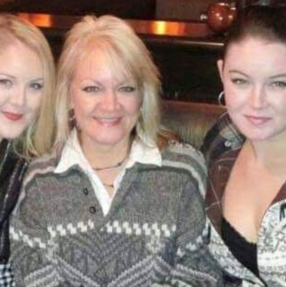 Meet your Posher, Babette - Picture 2 of 3